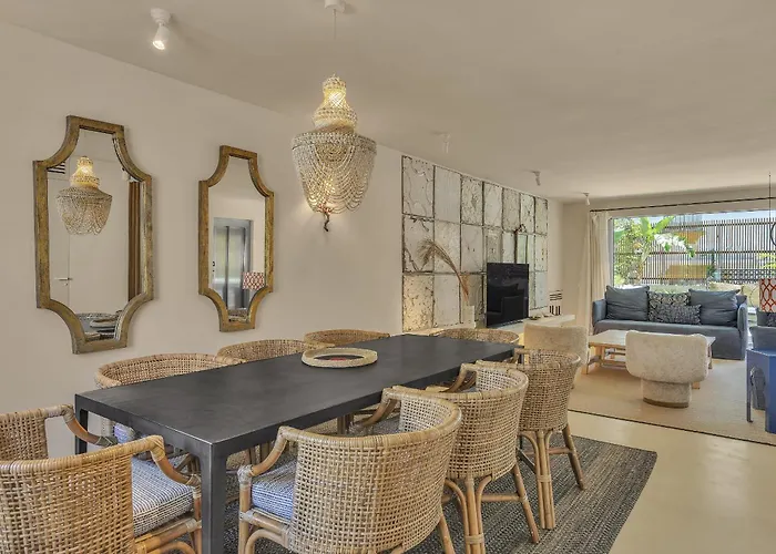 Casa Bambu - Incredible Beachside Townhouse By Finest Holiday home *